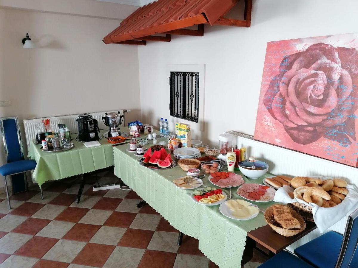 Family SIESTA Sóstó Acomodação com café da manhã Nyíregyháza Exterior foto