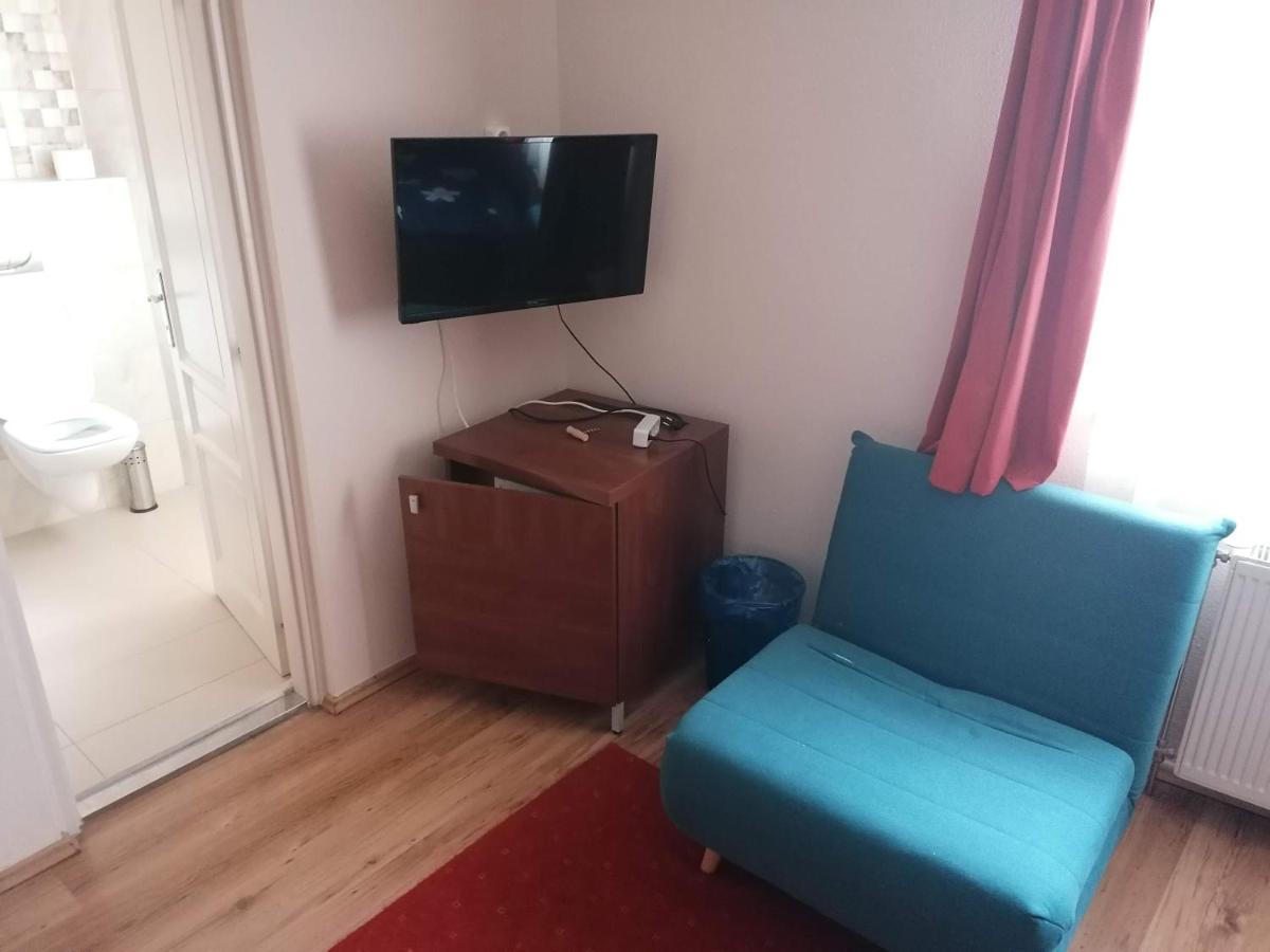 Family SIESTA Sóstó Acomodação com café da manhã Nyíregyháza Exterior foto