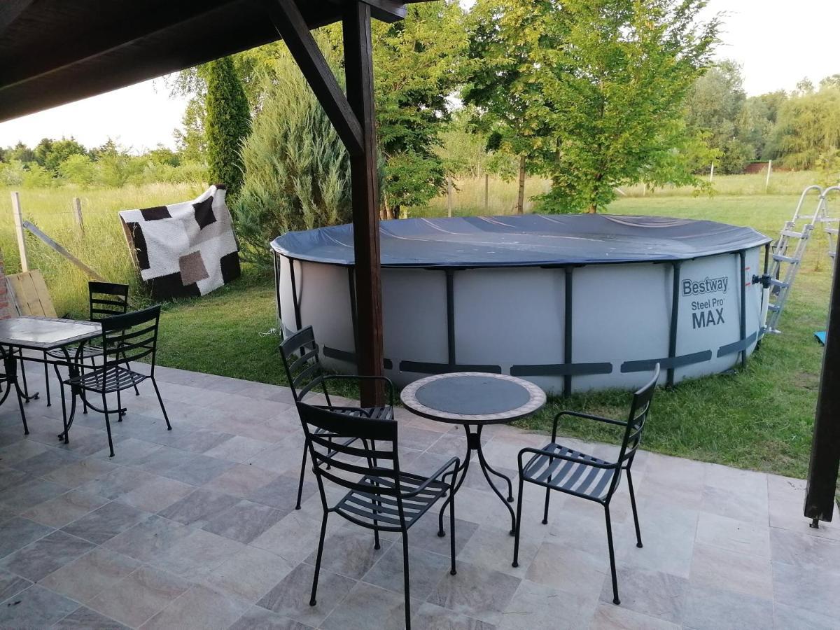 Family SIESTA Sóstó Acomodação com café da manhã Nyíregyháza Exterior foto